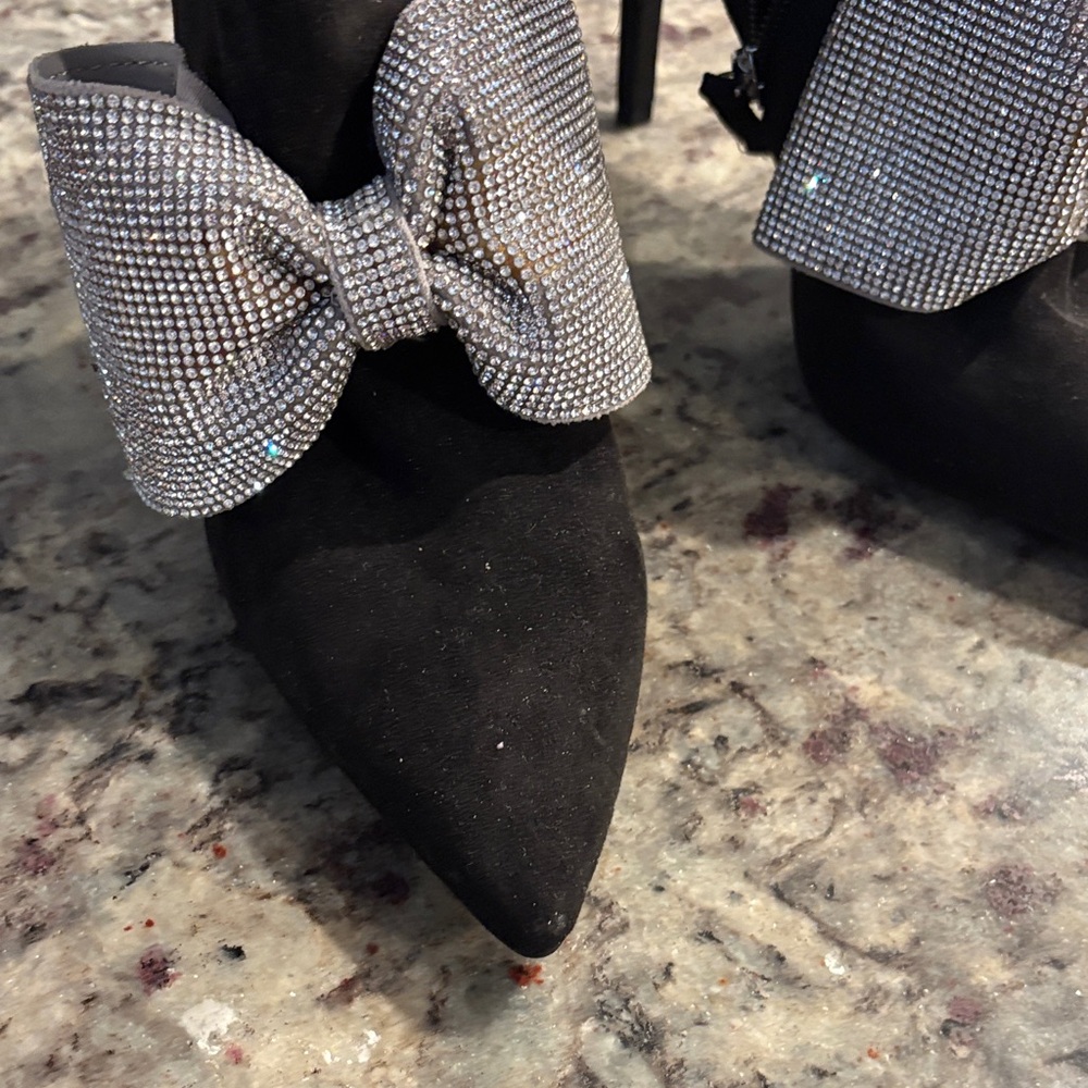 INC International Concepts Black Stiletto Heels with Silver Embellishment - Picture 2 of 9